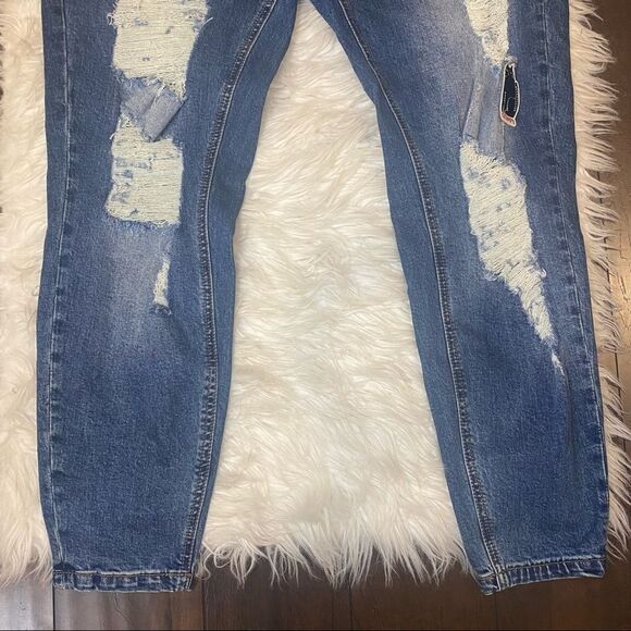 Rush Distressed Jeans with patches - Picture 3 of 7